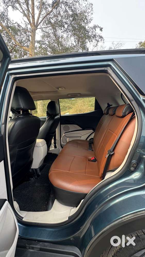 Mahindra Xuv300 1.2 W6 Amt Petrol, 2021, Petrol