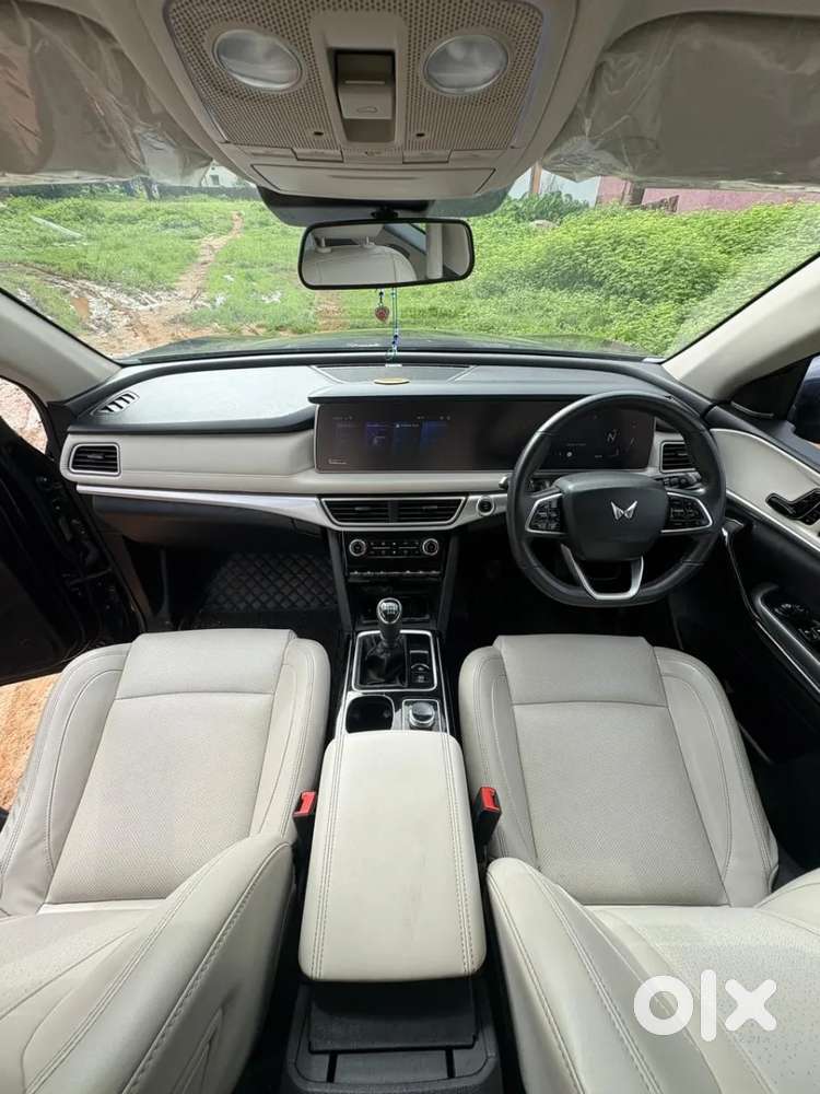 Mahindra Xuv700 2.2 Ax 7 Diesel At Luxury Pack Str, 2023, Diesel