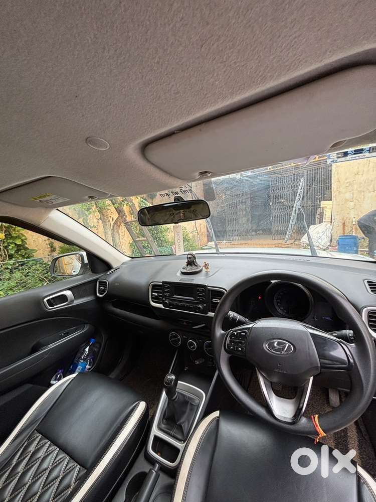 Hyundai Venue Petrol Manual 2019