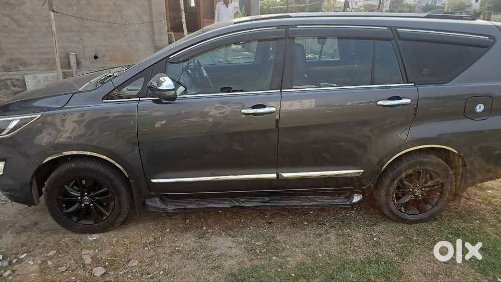 Innova Crysta 2017 2.8 Gx Well Maintained