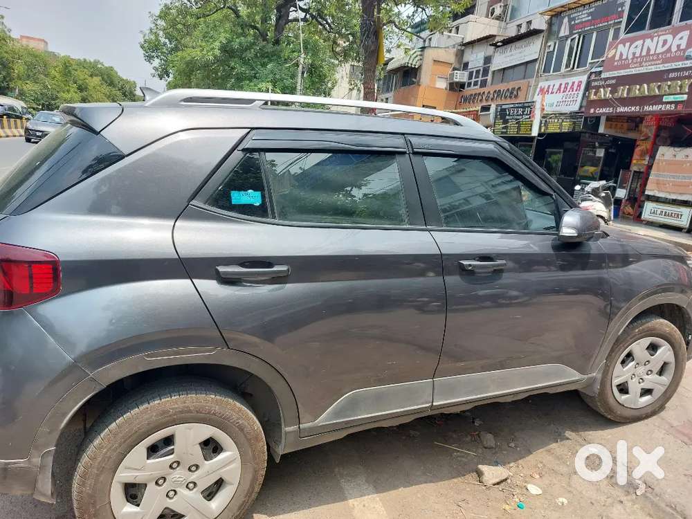 Hyundai Venue 2022 Petrol 39300 Km Driven For Sale