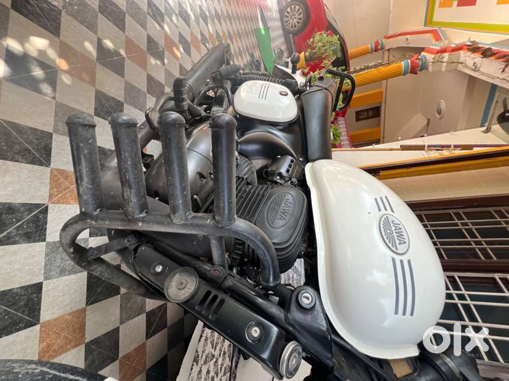 Jawa 42 | 2021 | First Owner | Only 14,832 KM