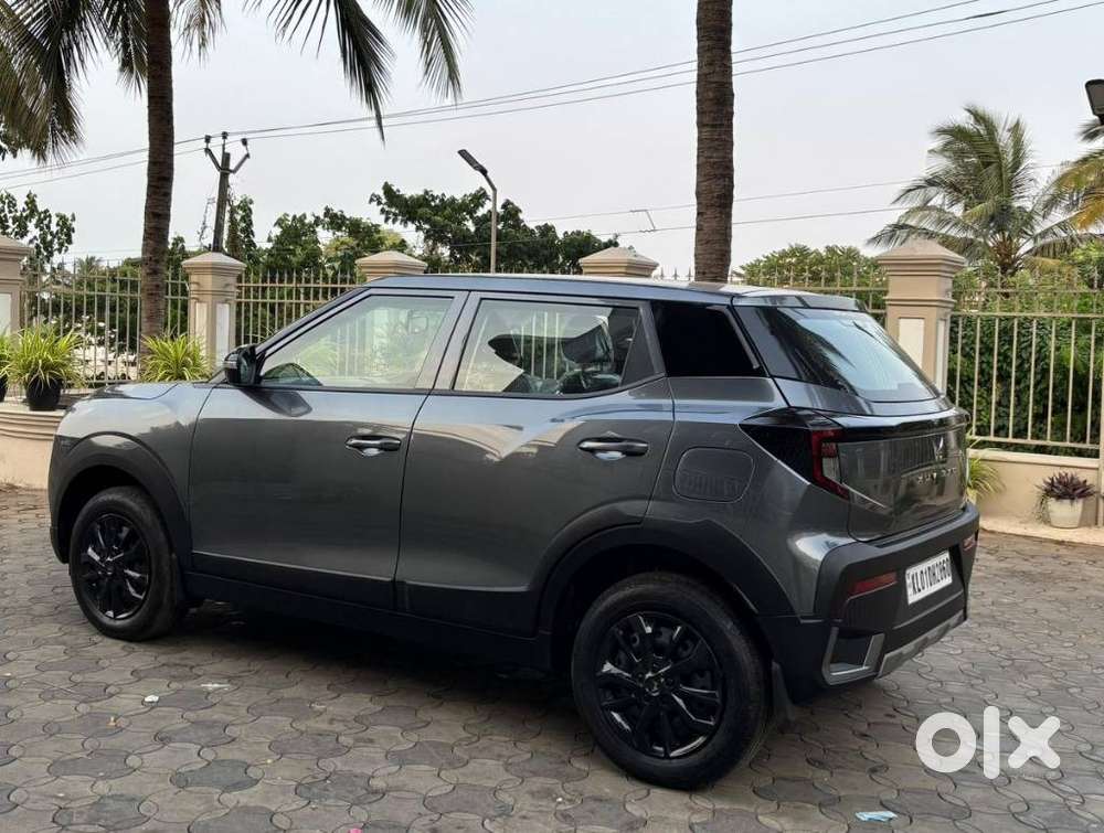 Mahindra Xuv 3xo Mx3, 2025, Petrol