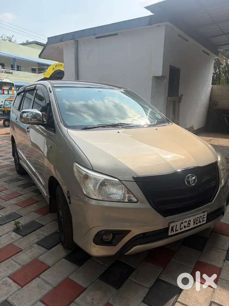 Toyota Innova 2015 Diesel Well Maintained