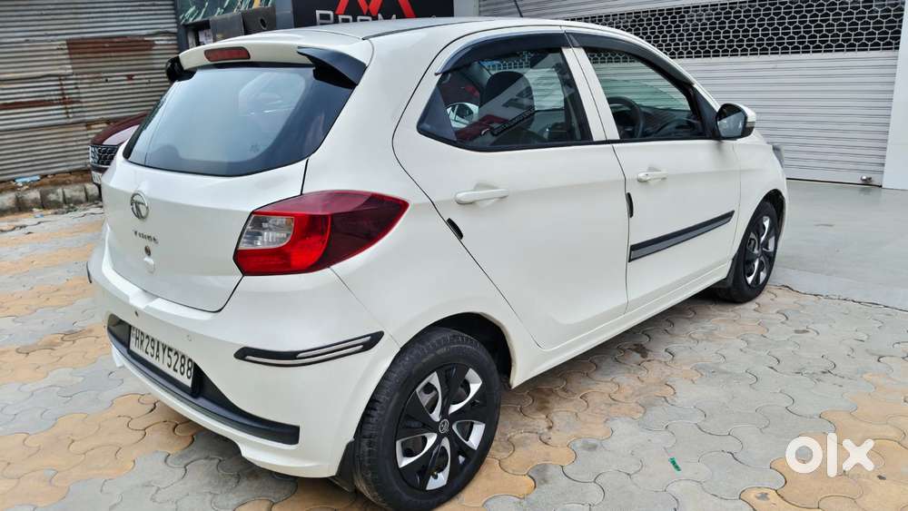 Tata Tiago 1.2 Revotron Xt (o), 2022, Petrol