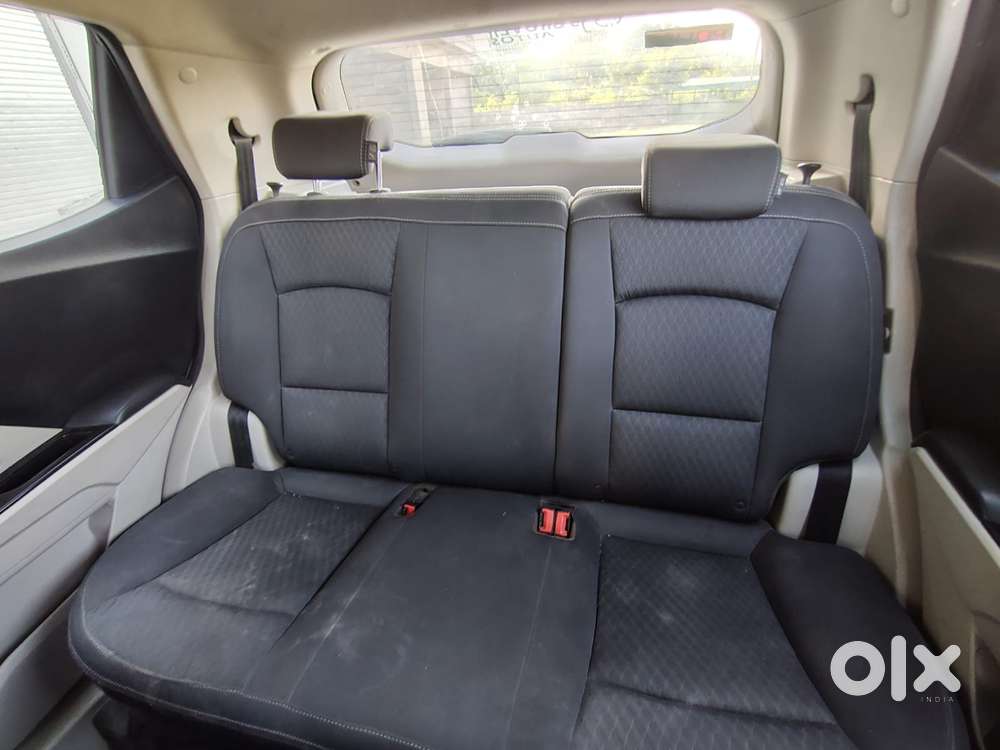 Mahindra Xuv300 W8, 2022, Petrol