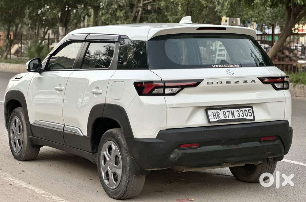Maruti Suzuki Brezza Lxi S-cng, 2023, Cng & Hybrids