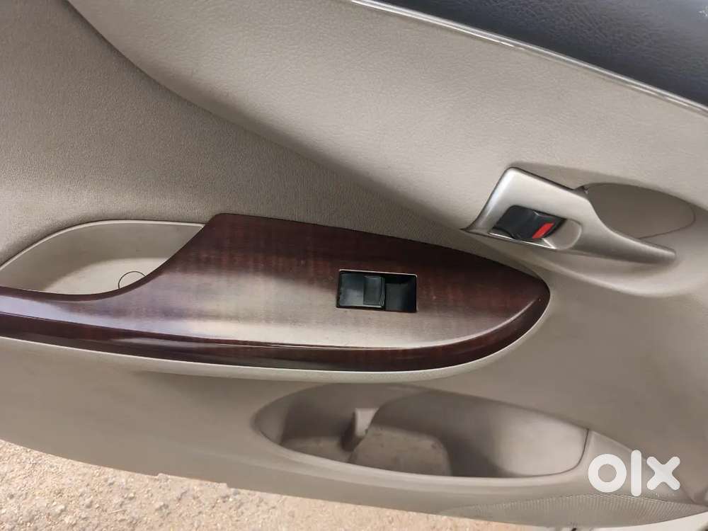 Toyota Corolla Altis 2012