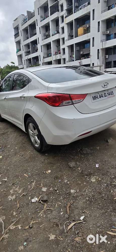 Hyundai New Elantra 2014 Diesel 147000 Km Driven