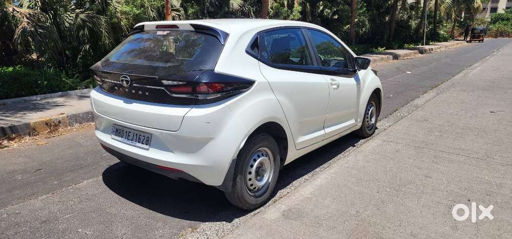 Tata Altroz 1.2 Xe, 2023, Petrol