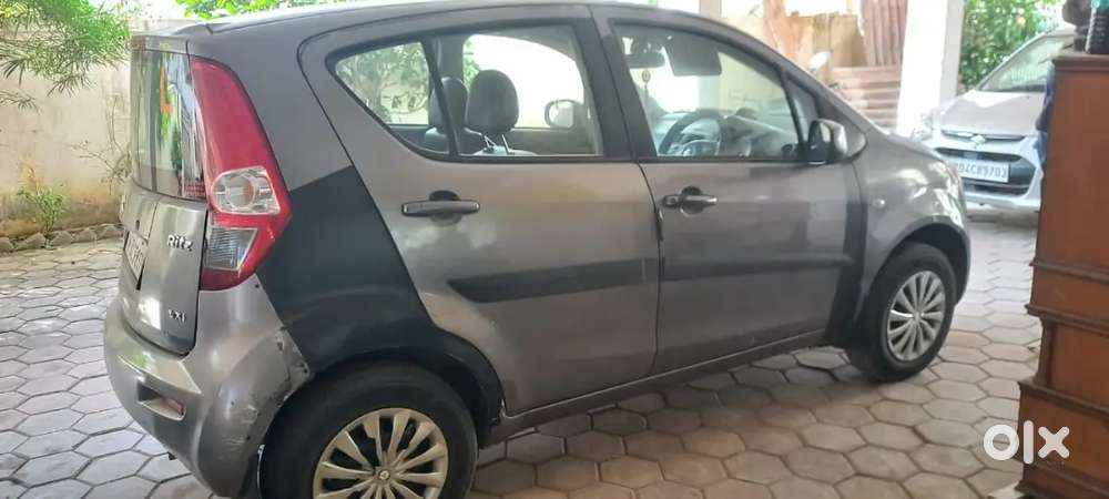 Maruti Suzuki Ritz 2010 Petrol Good Condition New Tyr New Bettry