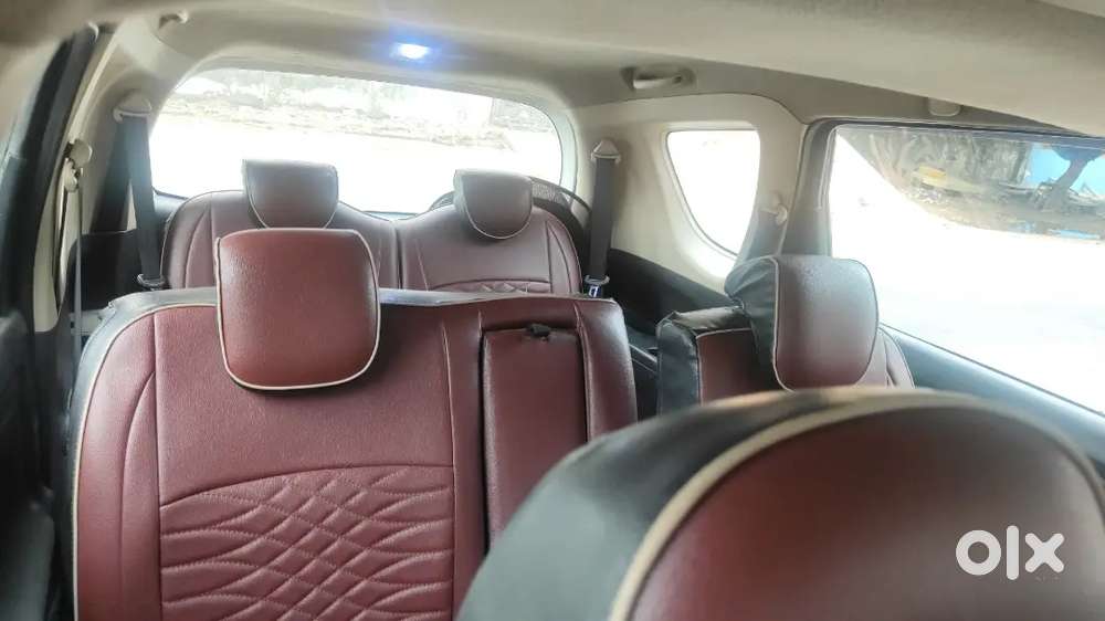 Full H.d Tuch Screen Center Lock Company Alloy 60% Tyreleather Seat