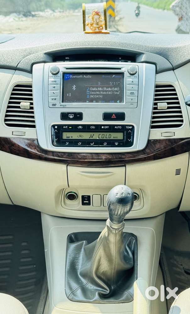 Toyota Innova 2.5 Vx 8 Seater Bs Iv, 2014, Diesel