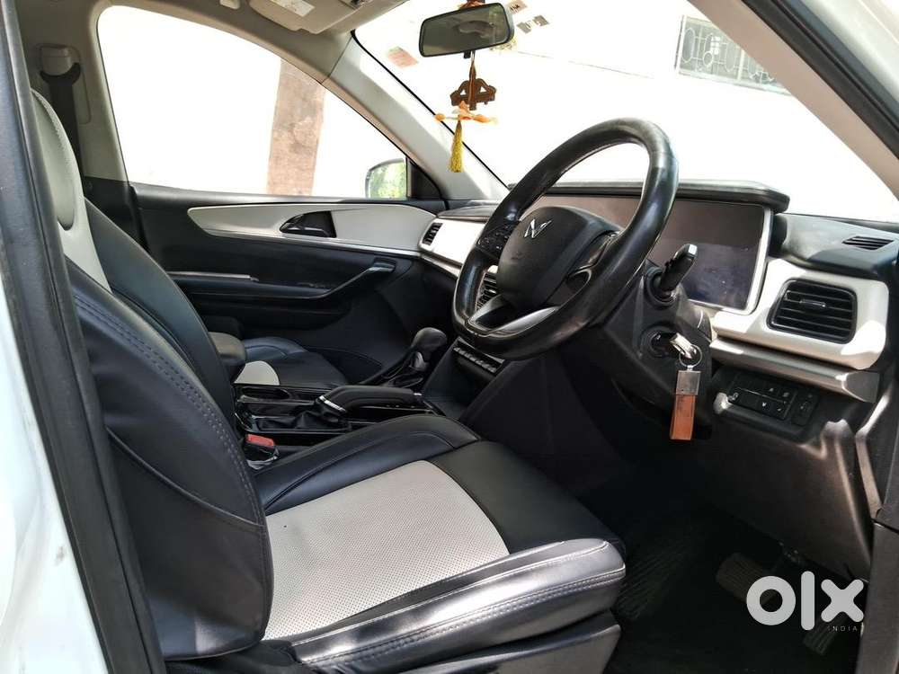 Mahindra Xuv700 2023 Diesel Well Maintained