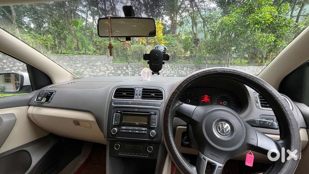 Volkswagen Vento Petrol Manual 2011
