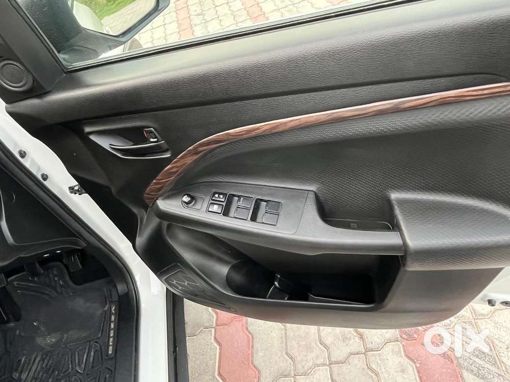 Maruti Suzuki Brezza 1.5 Lxi Smart Hybrid, 2023, Petrol