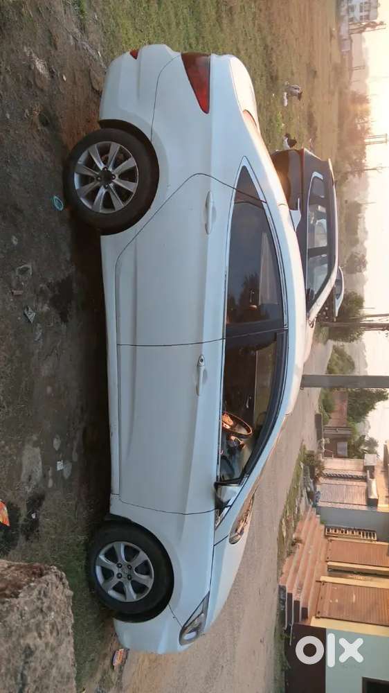 Hyundai Verna Crdi 2012