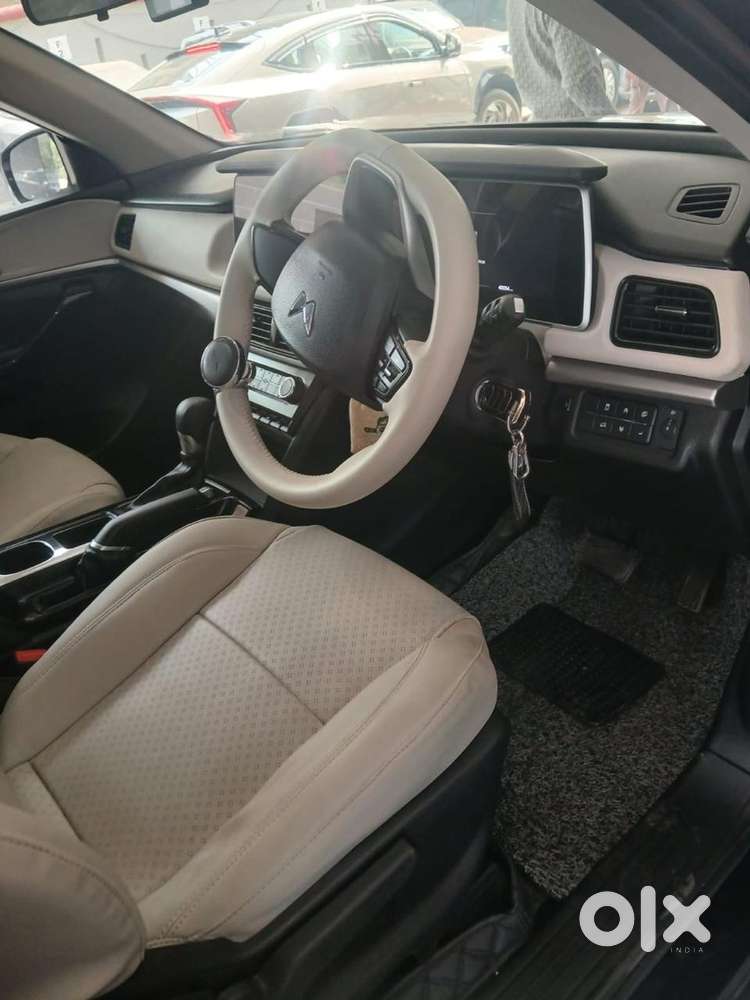 Mahindra Xuv700 Petrol 2022 Only Customers To Call