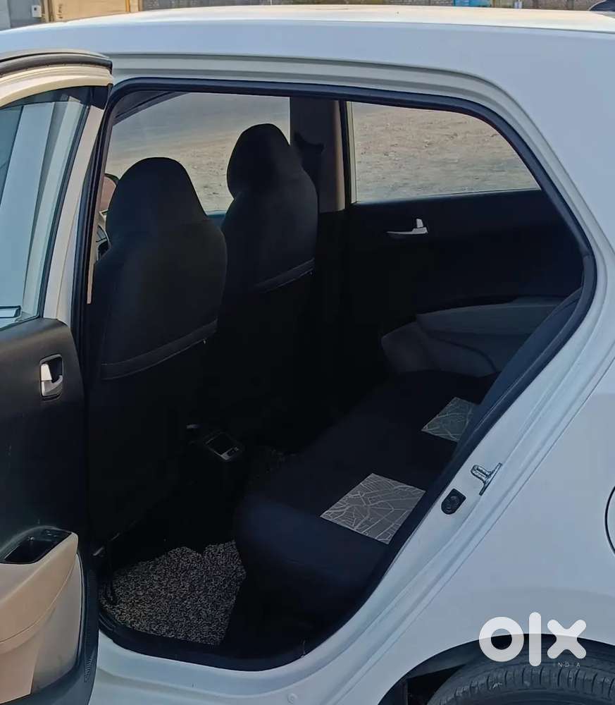 Hyundai Grand I10 Sportz Petrol 2017(1 St Owner)