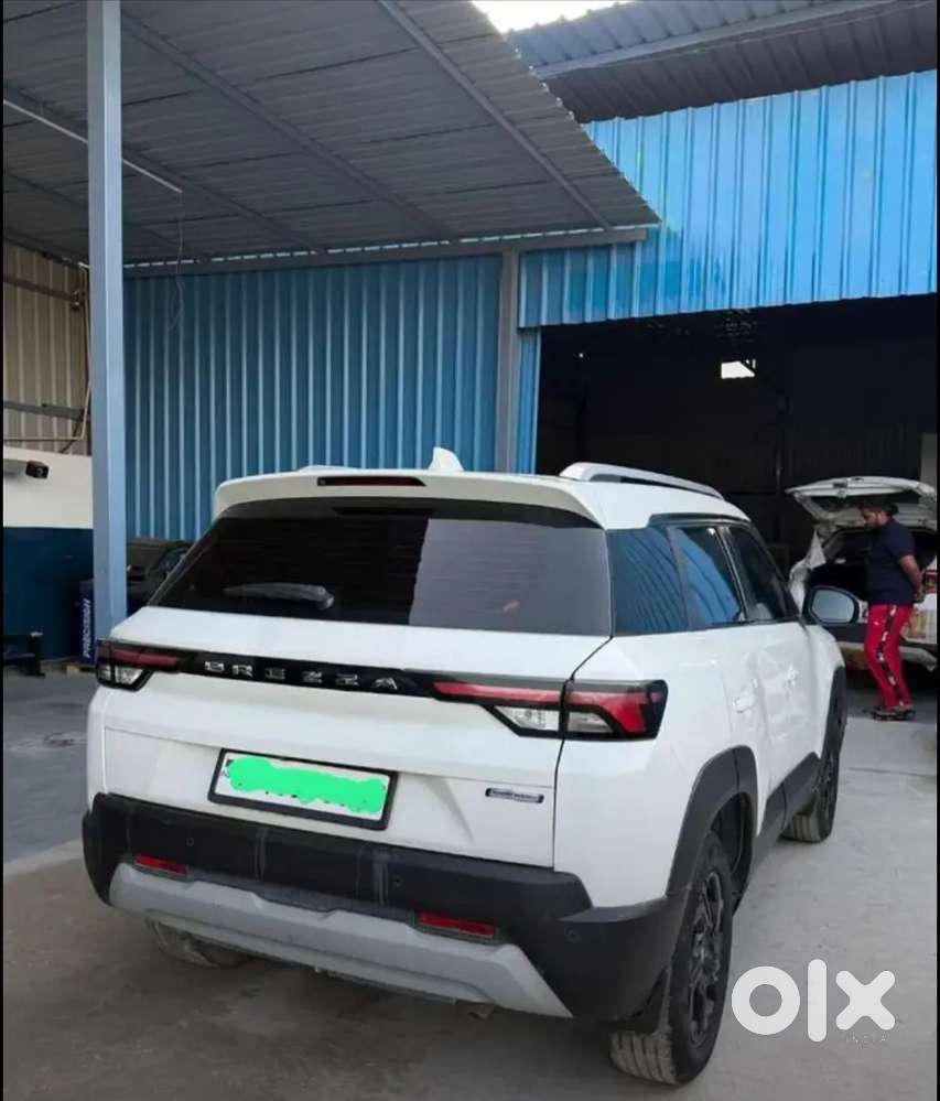 Brezza Zxi Smart Hybrid With Sunroof