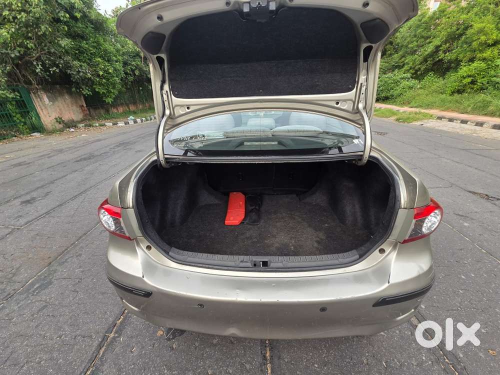 Toyota Corolla Altis 2012
