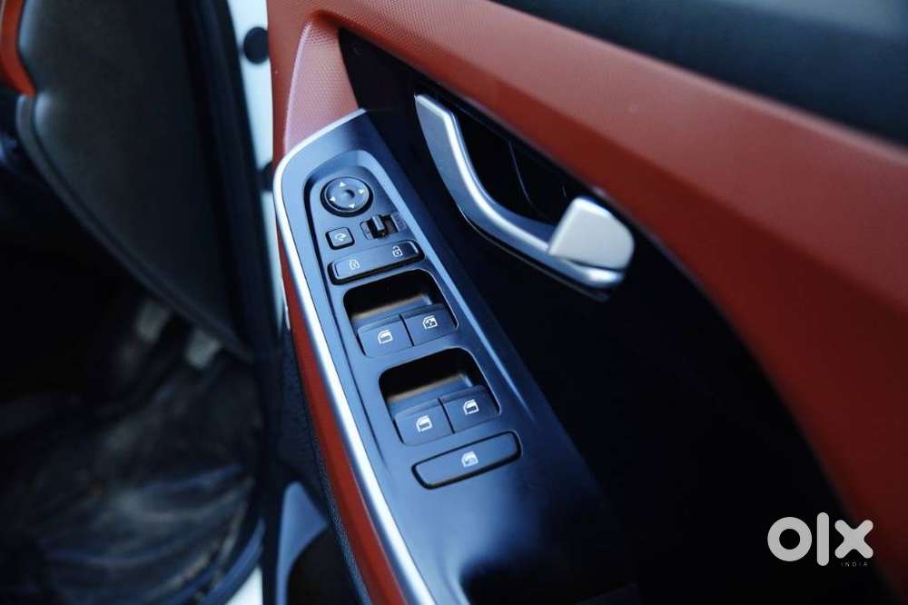 Hyundai Alcazar Platinum, 2023, Petrol