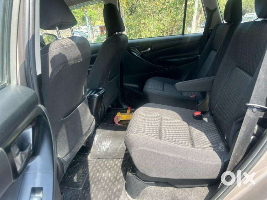 Toyota Innova Crysta 2.4 G Mt 7 Str, 2017, Diesel