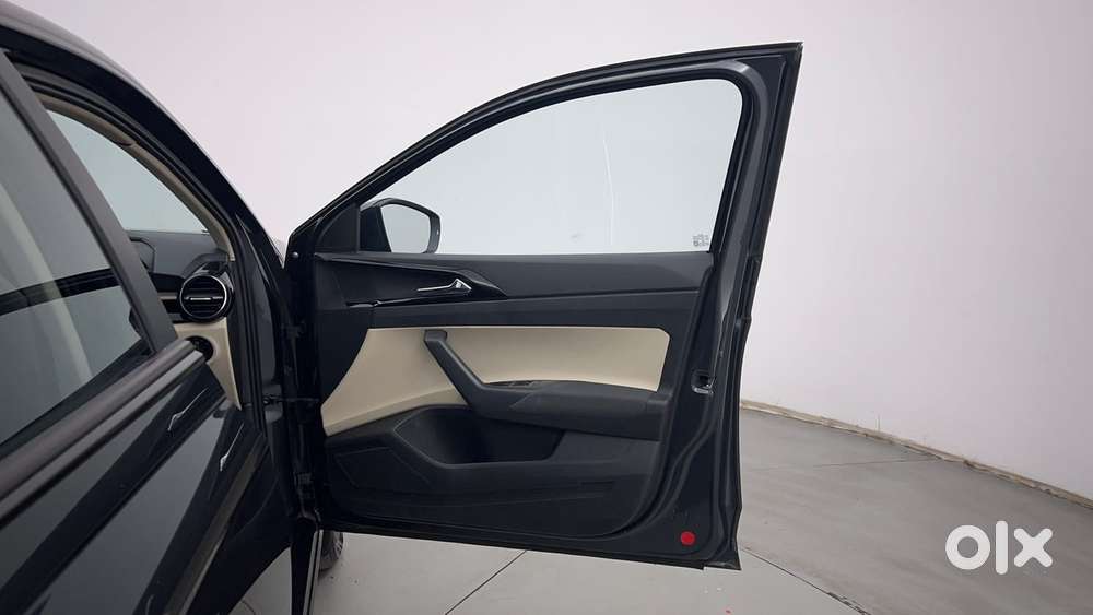 Skoda Slavia Ambition 1.0l Tsi At, 2023, Petrol