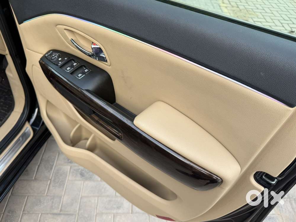 Kia Carnival Limousine Plus 7 Str, 2023, Diesel