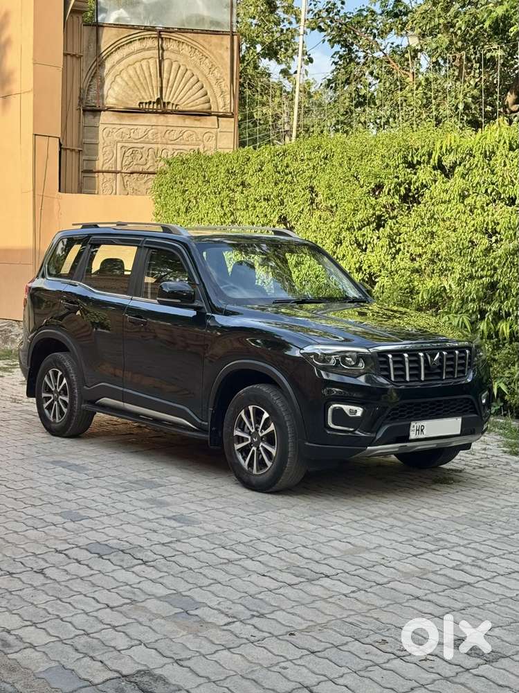 Mahindra Scorpio N Z8 Petrol At 7 Str, 2025, Petrol