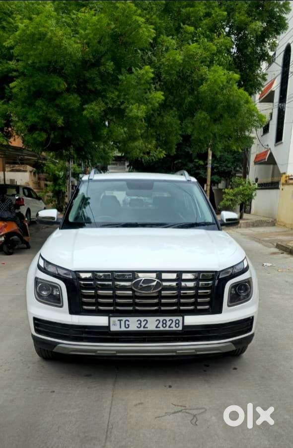 Hyundai Venue 1.2 S (o), 2024, Petrol