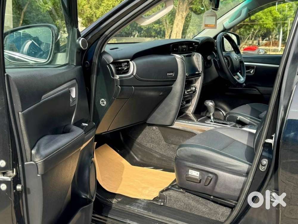 Toyota Fortuner 4x2 At 2.7 Petrol, 2023, Petrol