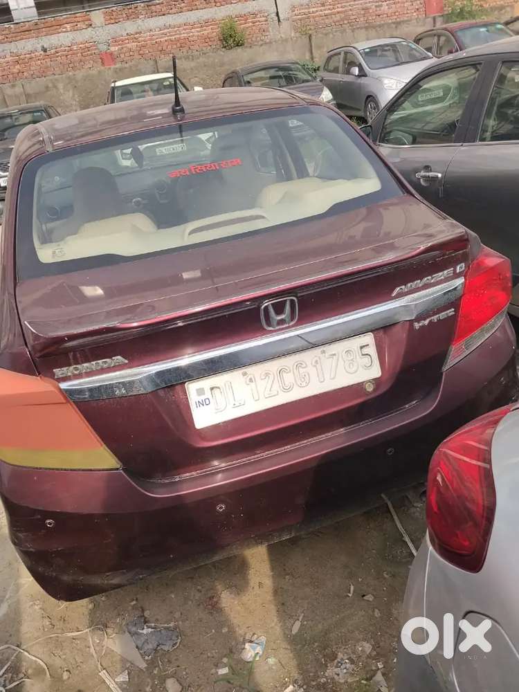 Good Condition Car Hi Abe Pore 2.5 Sal Se Upr Ka Time Hi Gadi Me