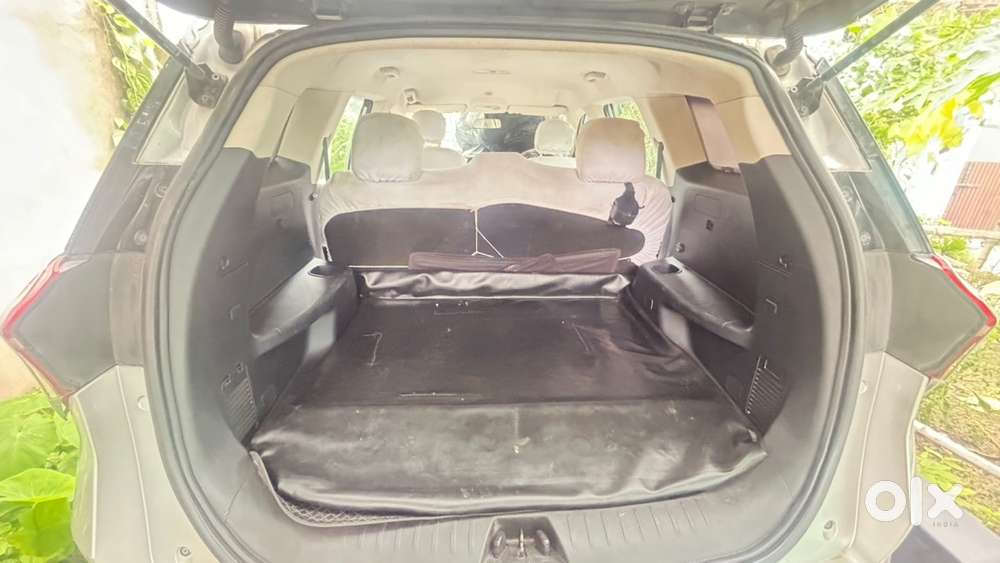 Mahindra Xuv700 2024 Diesel Well Maintained