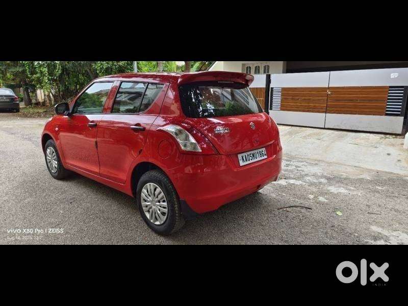 Maruti Suzuki Swift Lxi Optional-o, 2016, Petrol