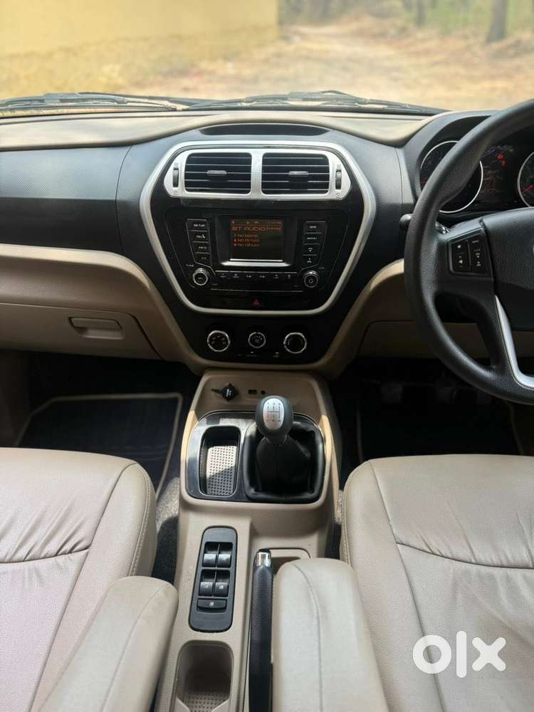 Mahindra Tuv 300 Mhawk100 T8 Dual Tone, 2018, Diesel