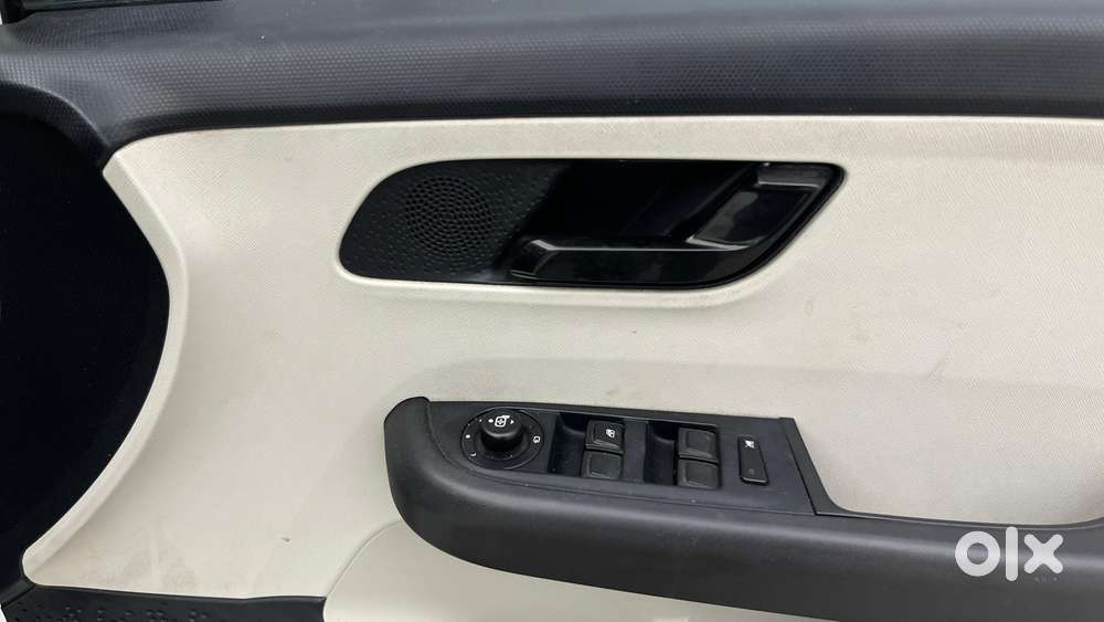 Tata Altroz Xm Plus Petrol, 2023, Petrol
