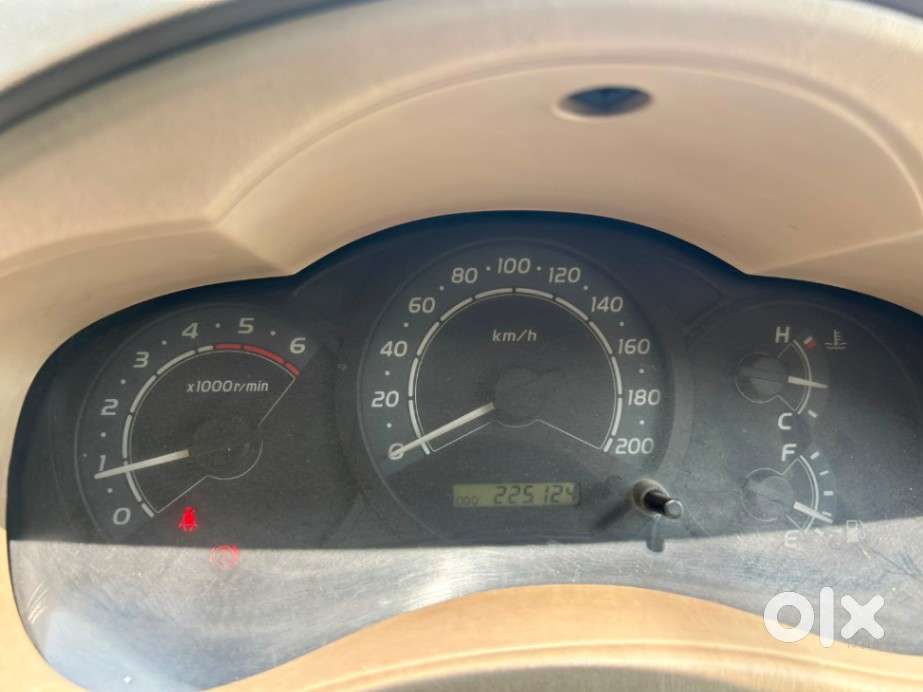 Toyota Innova 2.5 G4 Diesel 8-seater, 2006, Diesel