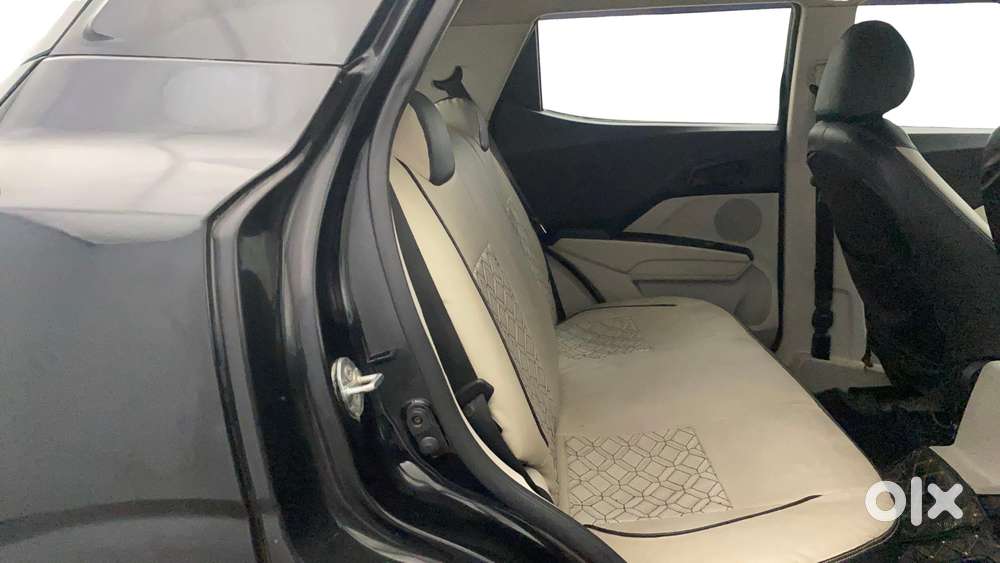 Mahindra Xuv300 W4, 2022, Petrol
