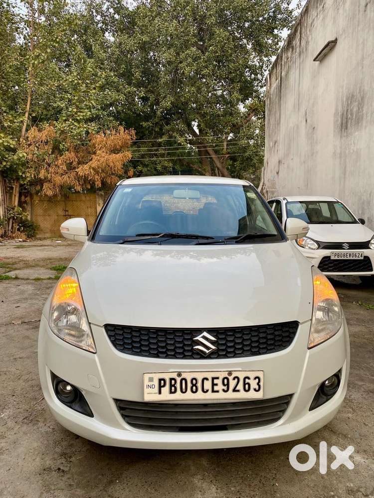 Maruti Suzuki Swift Vxi + Manual, 2012, Petrol