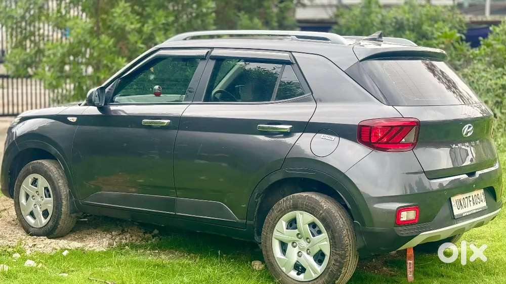 Hyundai Venue 2021 Petrol Well Maintained