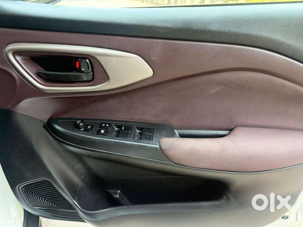 Maruti Suzuki Fronx Delta Plus 1.2l Ags, 2024, Petrol