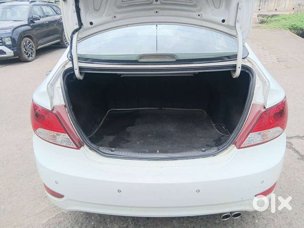 Hyundai Fluidic Verna 1.6 Vtvt Sx, 2012, Petrol