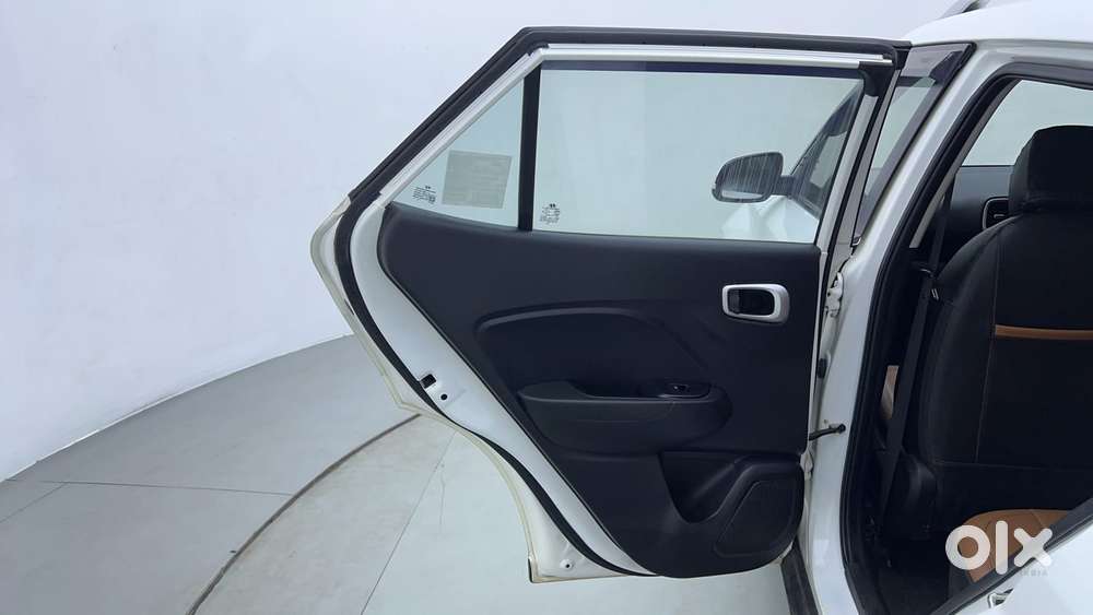 Hyundai Venue 1.2 S Plus, 2020, Petrol