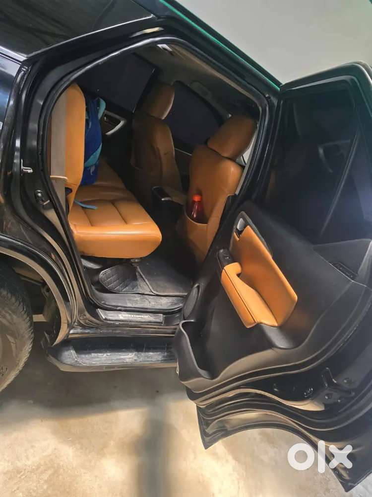 Toyota Fortuner Legender 2012 Petrol