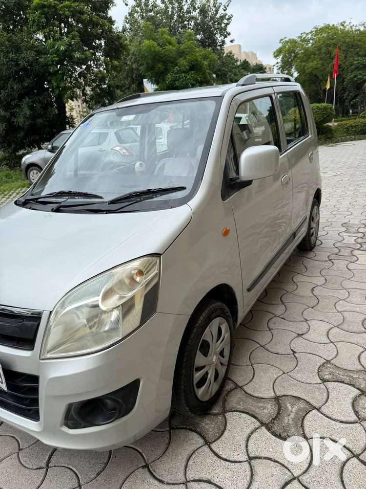 Maruti Suzuki Wagon R Vxi Amt1.2, 2017, Petrol