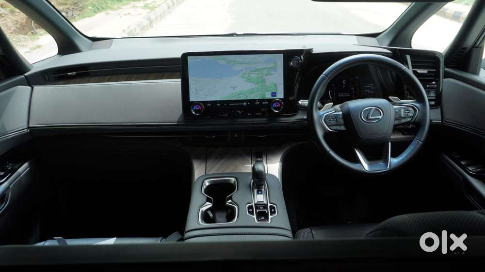 Lexus Lm 350h 4 Str Ultra Luxury, 2024, Petrol