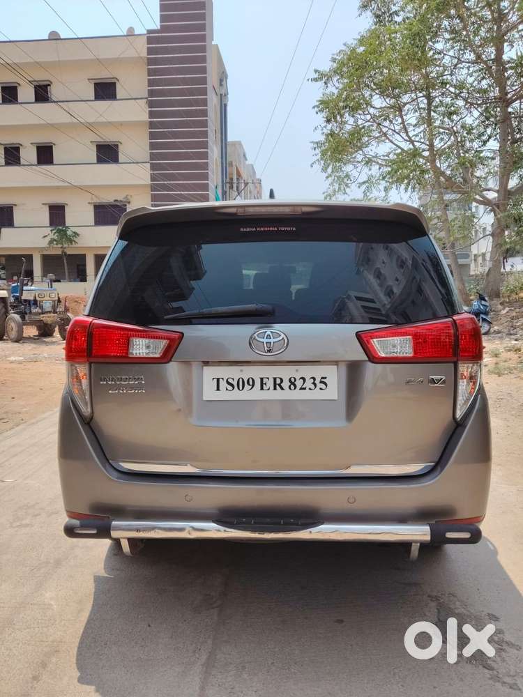 Toyota Innova Crysta 2.4 V, 2016, Diesel