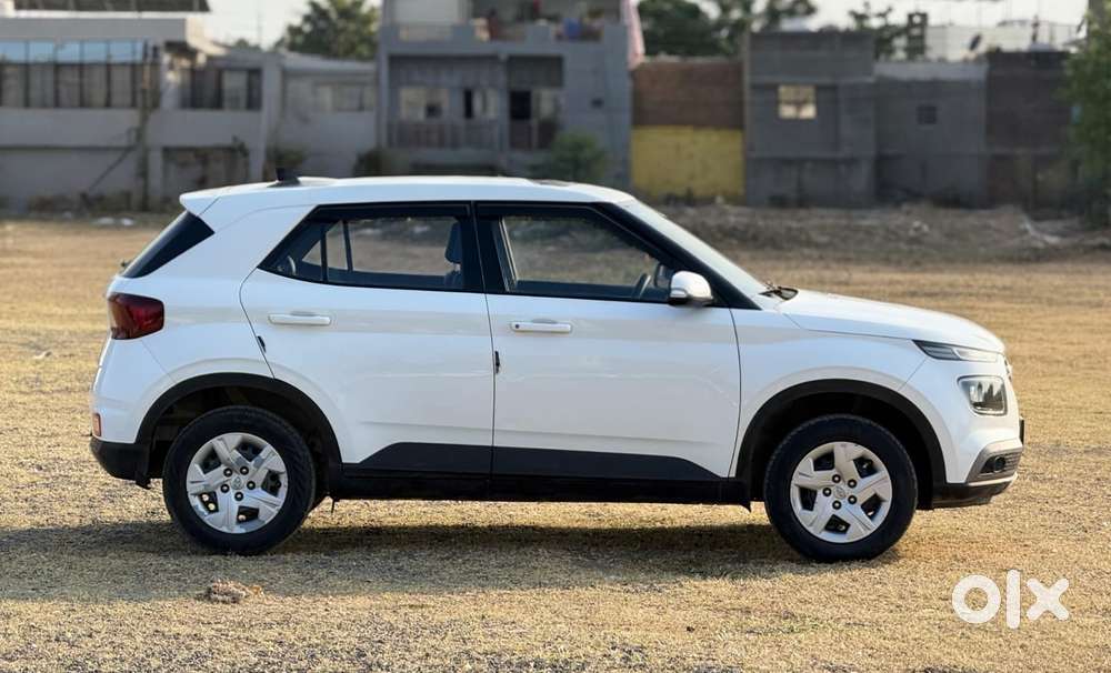 Hyundai Venue 1.2 S Plus, 2020, Petrol