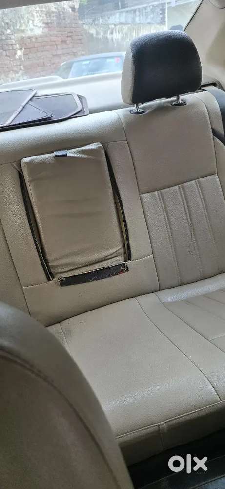 Skoda Rapid Elegance 2013 Car
